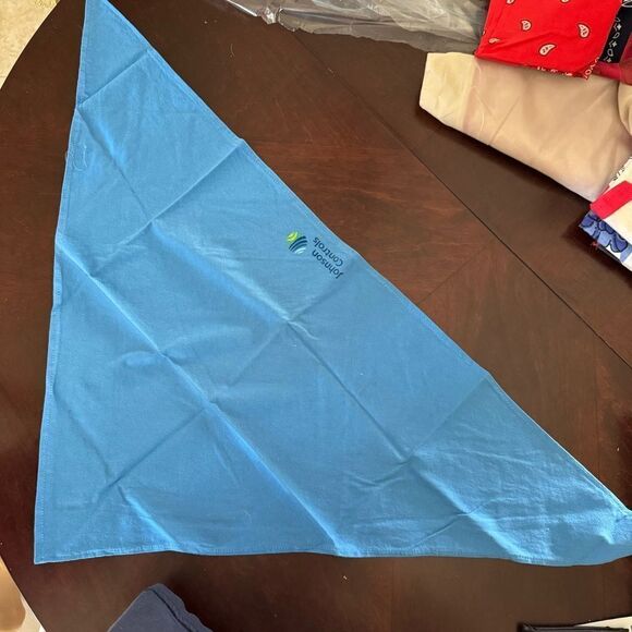 Bundle of 6 Vintage and Patriotic Bandanas - Various Designs - Picture 7 of 7